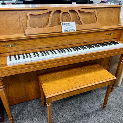 Used Yamaha M500 Oak console with bench